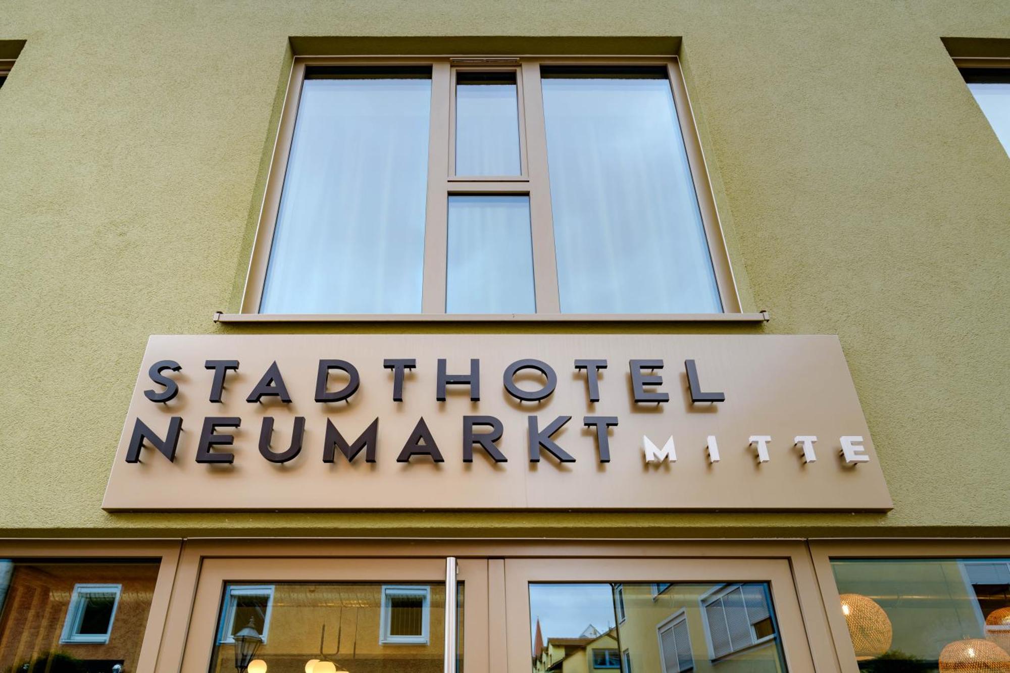 Stadthotel Neumarkt Mitte Neumarkt in der Oberpfalz Exterior foto